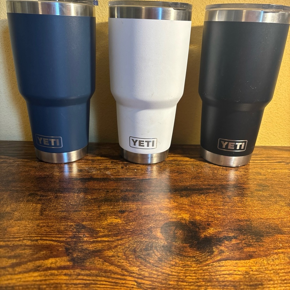 3 30 oz Yeti Tumbler Set in Navy, White & Black
